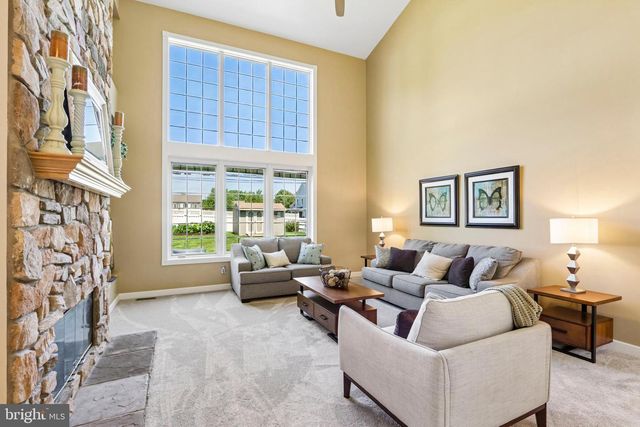 1096 LILY POND LN, Yardley, PA 19067