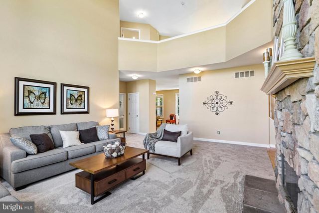 1096 LILY POND LN, Yardley, PA 19067