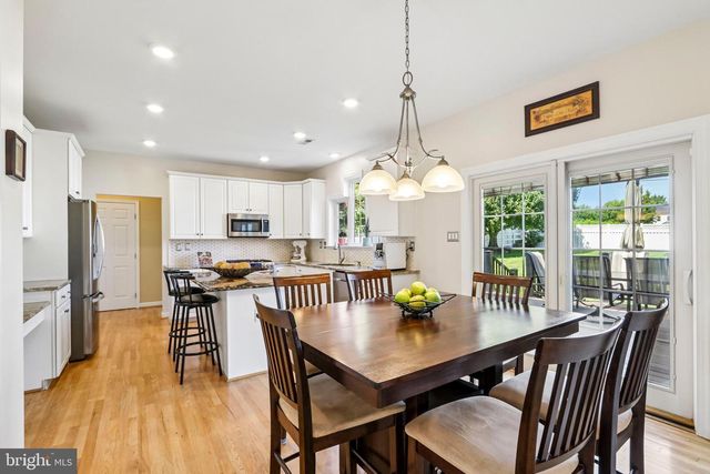 1096 LILY POND LN, Yardley, PA 19067