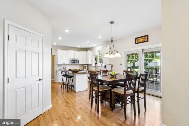 1096 LILY POND LN, Yardley, PA 19067