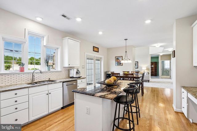 1096 LILY POND LN, Yardley, PA 19067