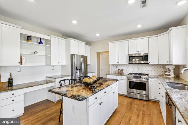 1096 LILY POND LN, Yardley, PA 19067