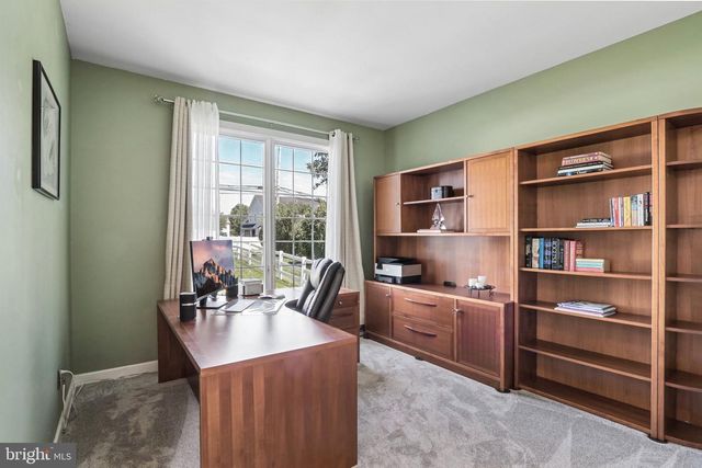 1096 LILY POND LN, Yardley, PA 19067
