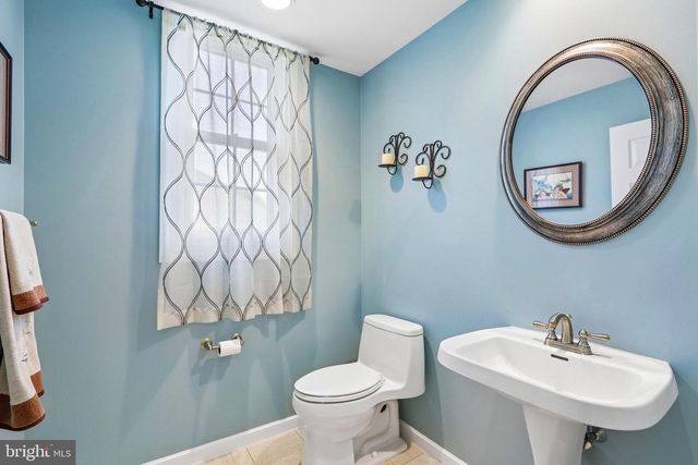 1096 LILY POND LN, Yardley, PA 19067
