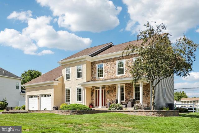 1096 LILY POND LN, Yardley, PA 19067