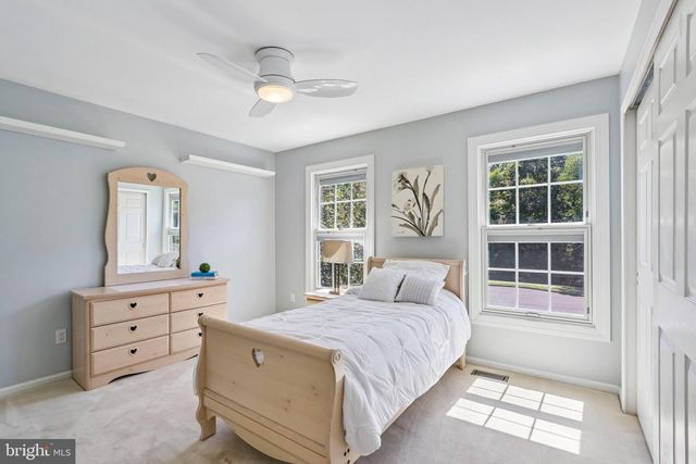 1096 LILY POND LN, Yardley, PA 19067