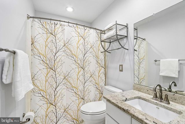 1096 LILY POND LN, Yardley, PA 19067