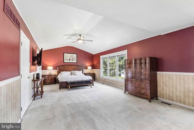 1096 LILY POND LN, Yardley, PA 19067