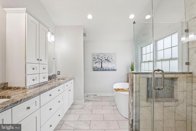 1096 LILY POND LN, Yardley, PA 19067
