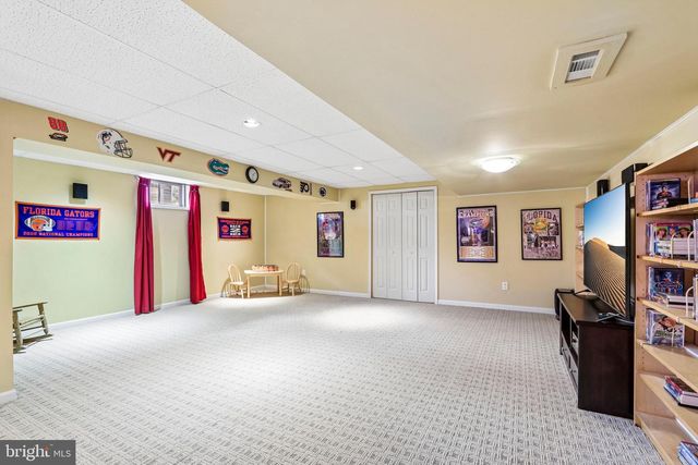 1096 LILY POND LN, Yardley, PA 19067