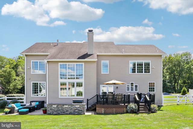 1096 LILY POND LN, Yardley, PA 19067