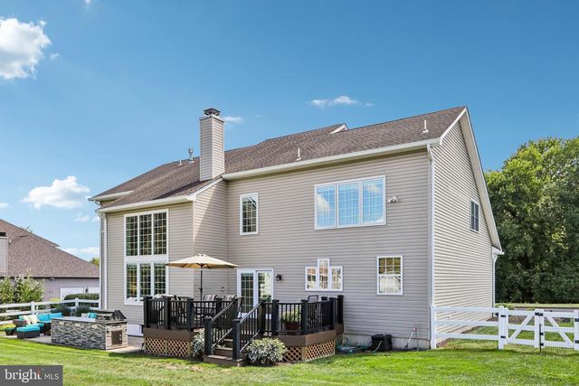 1096 LILY POND LN, Yardley, PA 19067