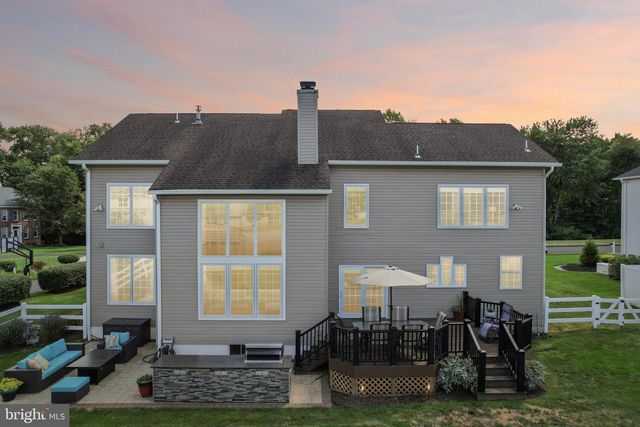 1096 LILY POND LN, Yardley, PA 19067