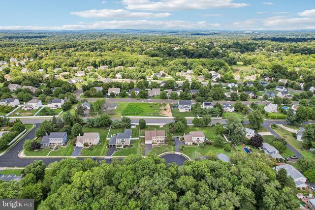 1096 LILY POND LN, Yardley, PA 19067