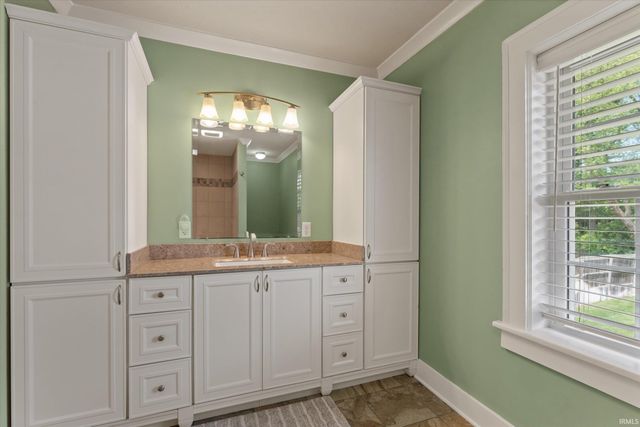 1315 E Wayne Street North Street, South Bend, IN 46615
