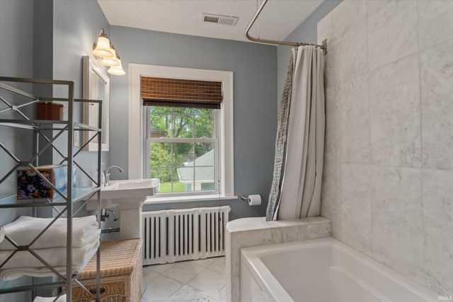 1315 E Wayne Street North Street, South Bend, IN 46615