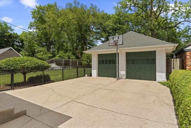 1315 E Wayne Street North Street, South Bend, IN 46615