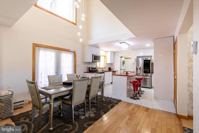 27 BRUNSWICK DR, Mount Pocono, PA 18344