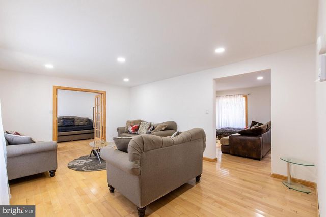 27 BRUNSWICK DR, Mount Pocono, PA 18344