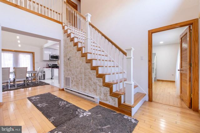 27 BRUNSWICK DR, Mount Pocono, PA 18344