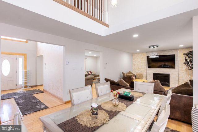 27 BRUNSWICK DR, Mount Pocono, PA 18344