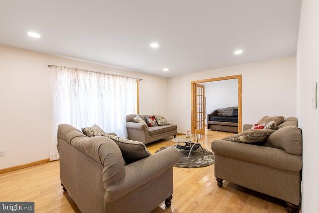 27 BRUNSWICK DR, Mount Pocono, PA 18344