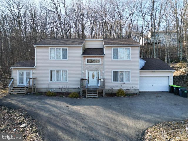 27 BRUNSWICK DR, Mount Pocono, PA 18344