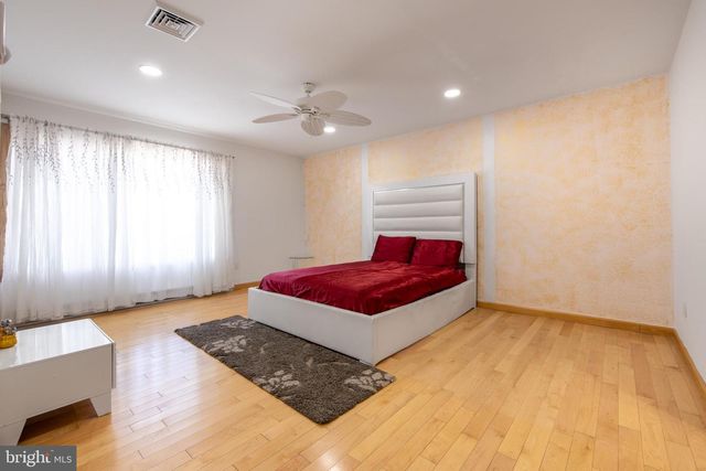 27 BRUNSWICK DR, Mount Pocono, PA 18344