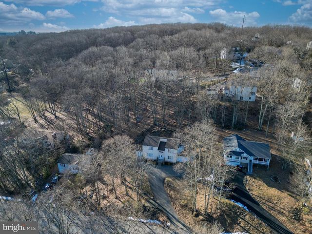 27 BRUNSWICK DR, Mount Pocono, PA 18344