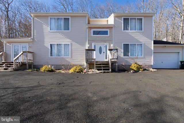 27 BRUNSWICK DR, Mount Pocono, PA 18344