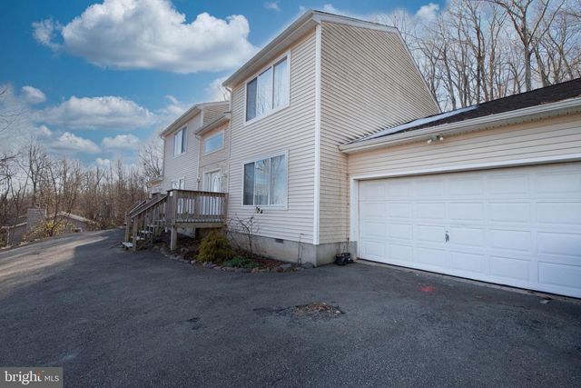 27 BRUNSWICK DR, Mount Pocono, PA 18344