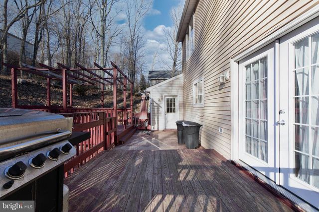 27 BRUNSWICK DR, Mount Pocono, PA 18344