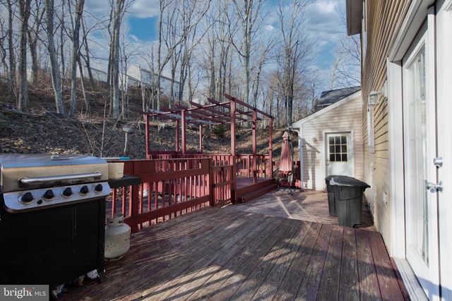 27 BRUNSWICK DR, Mount Pocono, PA 18344