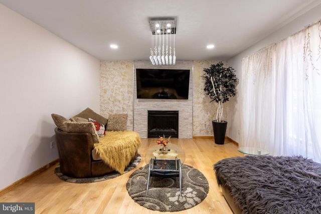 27 BRUNSWICK DR, Mount Pocono, PA 18344