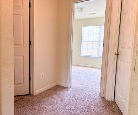 290 Brookview Drive, Riverdale, GA 30274