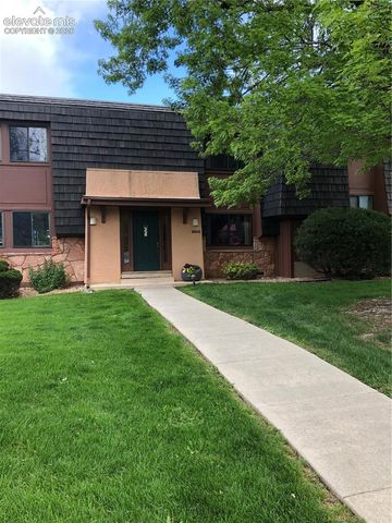 2953 Mesa Road B, Colorado Springs, CO 80904
