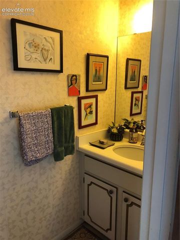 2953 Mesa Road B, Colorado Springs, CO 80904