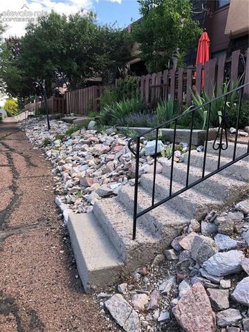 2953 Mesa Road B, Colorado Springs, CO 80904