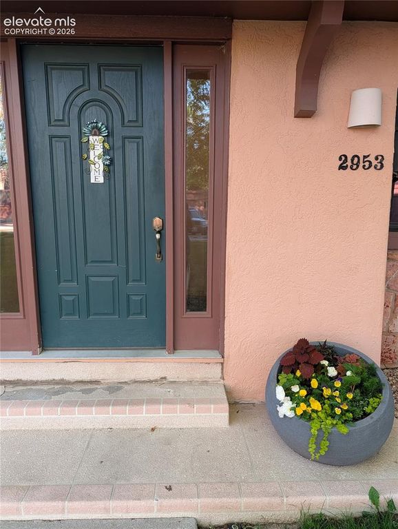 2953 Mesa Road B, Colorado Springs, CO 80904