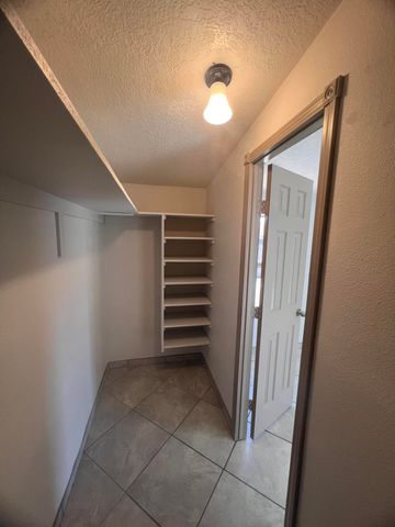 2713 Barcelona Road SW, Albuquerque, NM 87105