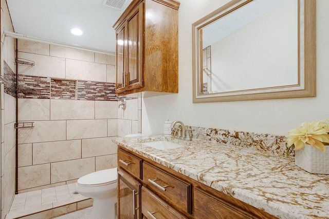 2713 Barcelona Road SW, Albuquerque, NM 87105