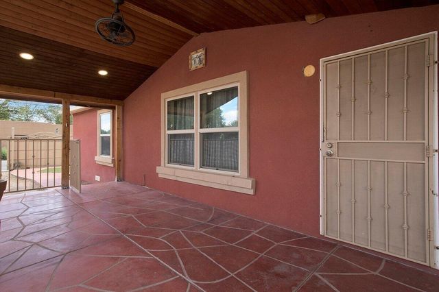 2713 Barcelona Road SW, Albuquerque, NM 87105