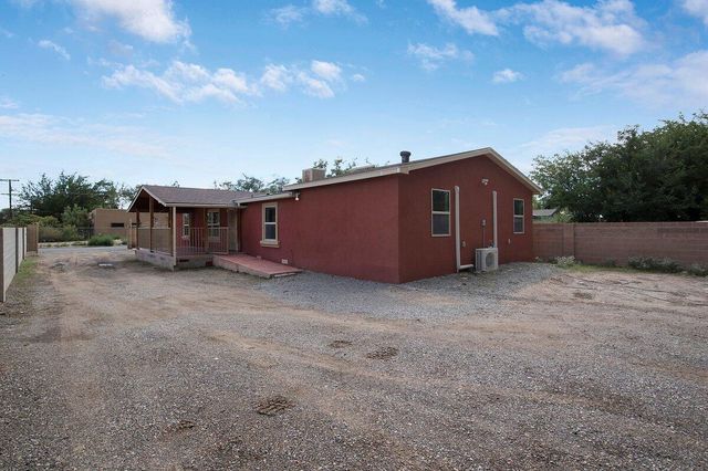 2713 Barcelona Road SW, Albuquerque, NM 87105