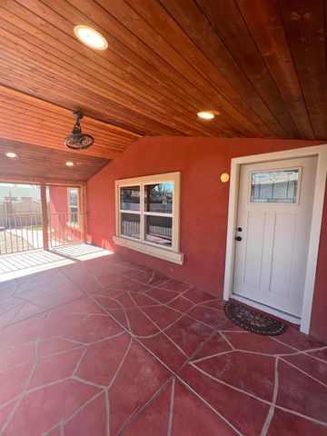 2713 Barcelona Road SW, Albuquerque, NM 87105