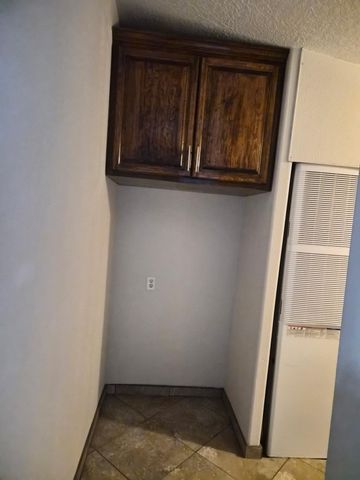 2713 Barcelona Road SW, Albuquerque, NM 87105