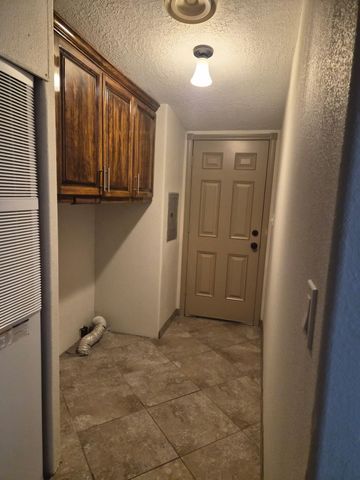 2713 Barcelona Road SW, Albuquerque, NM 87105