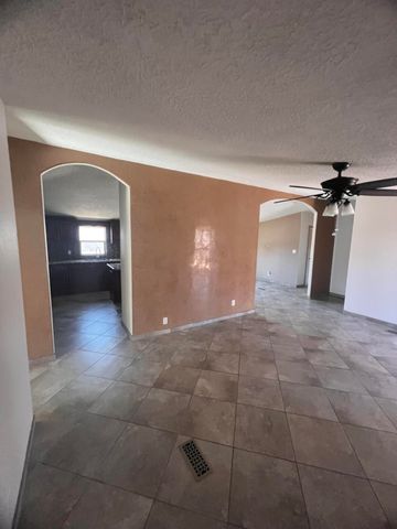 2713 Barcelona Road SW, Albuquerque, NM 87105