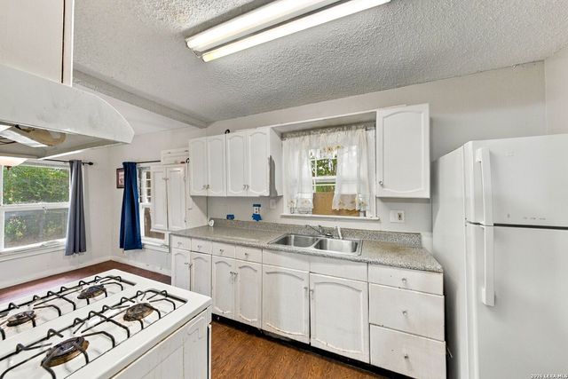 146 Zilla St, San Antonio, TX 78212