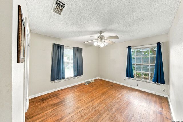 146 Zilla St, San Antonio, TX 78212