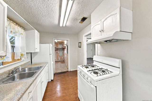 146 Zilla St, San Antonio, TX 78212